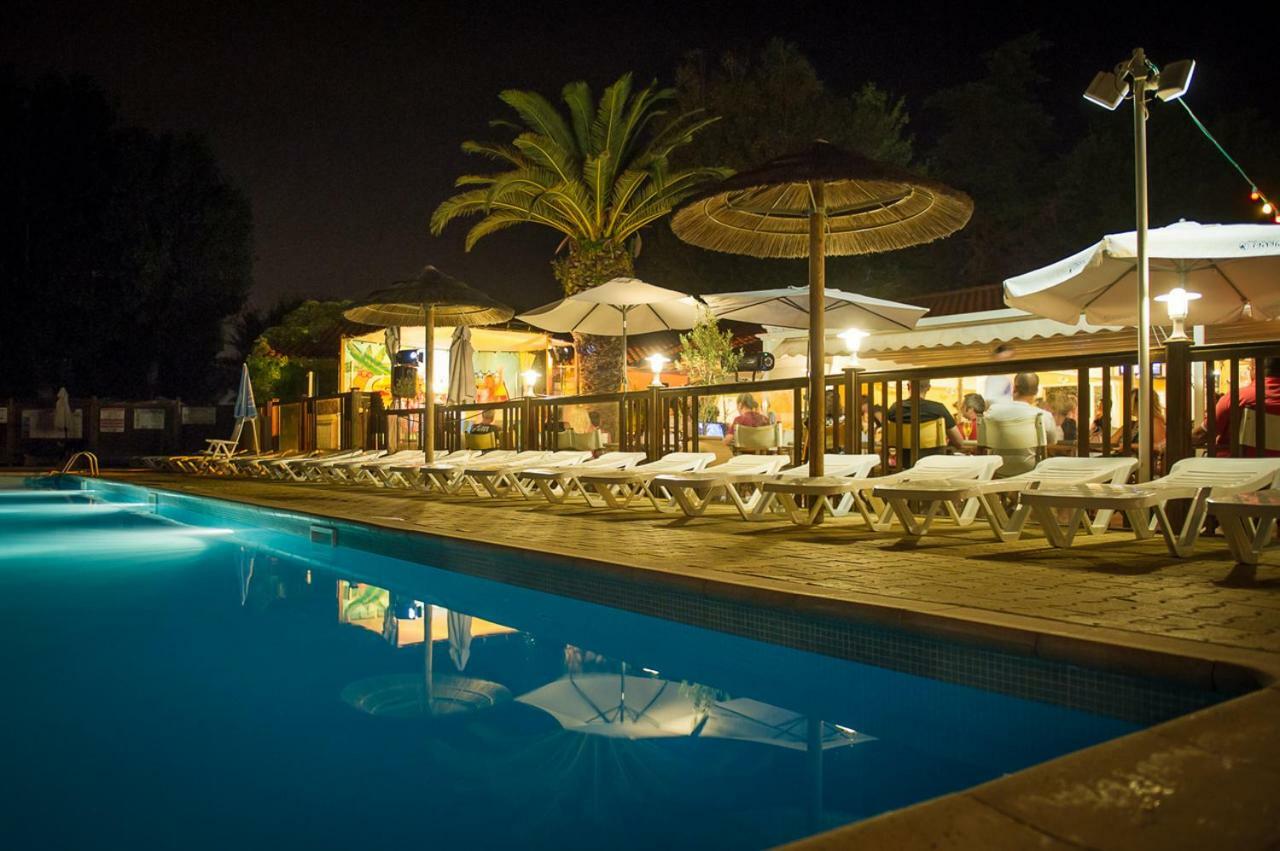 Camping L'Oasis Et California Hotel Le Barcares Exterior photo